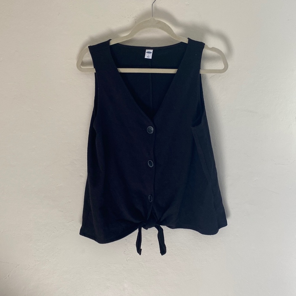 black Old Navy sleeveless top ties in the front